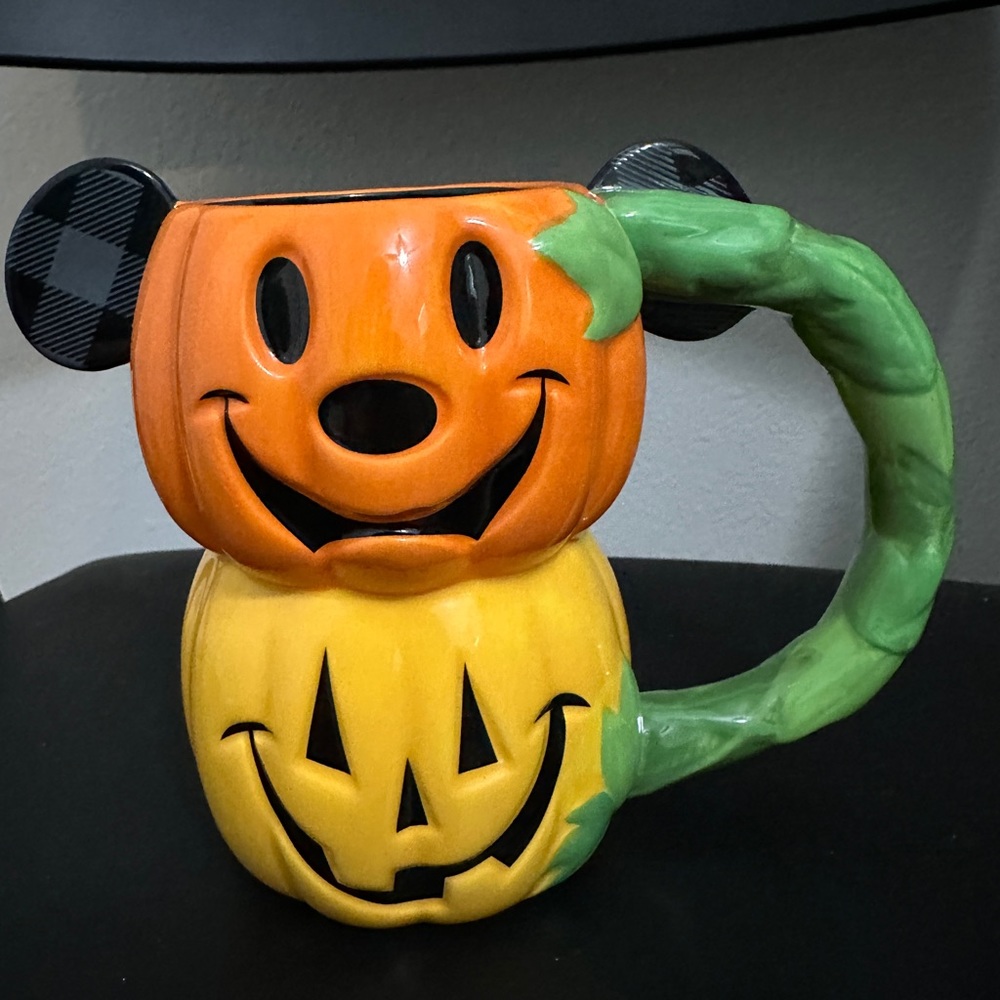 Mickey Pumpkin Halloween Trick or Treat Mug